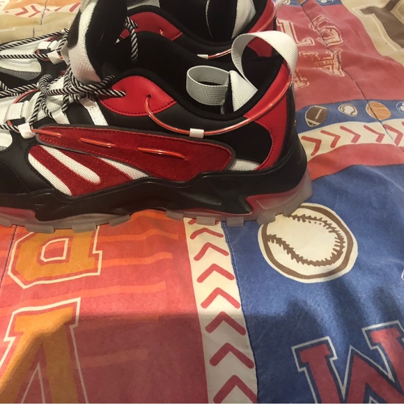 Mazino shose size 12 red - Picture 3 of 4